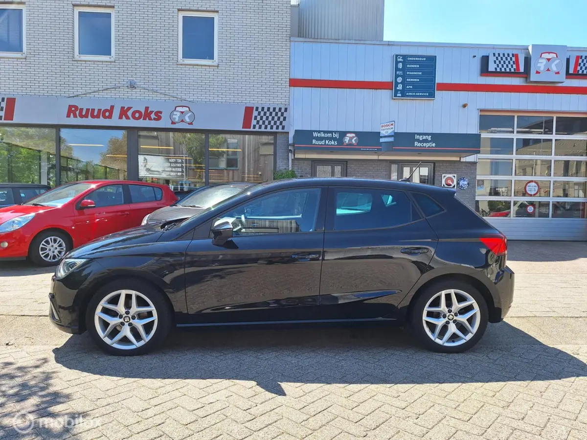 1.0 TSI FR BUSINESS INTENSE PLUS • 110PK • 6 VERSNELLINGEN •