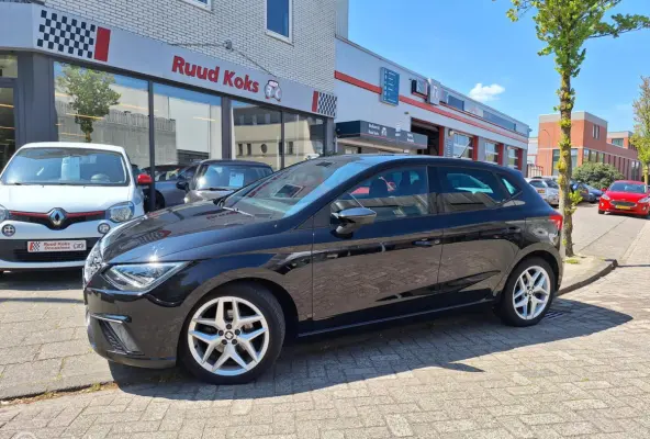 1.0 TSI FR BUSINESS INTENSE PLUS • 110PK • 6 VERSNELLINGEN •