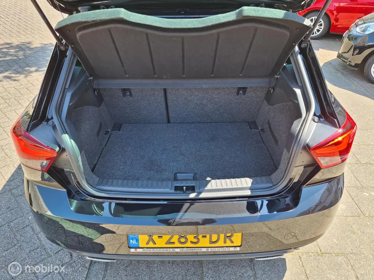 1.0 TSI FR BUSINESS INTENSE PLUS • 110PK • 6 VERSNELLINGEN •