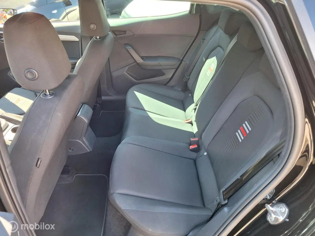 1.0 TSI FR BUSINESS INTENSE PLUS • 110PK • 6 VERSNELLINGEN •