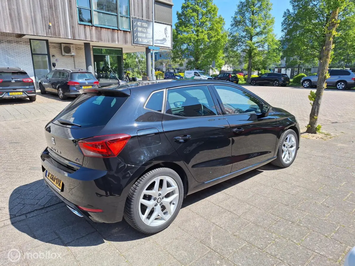 1.0 TSI FR BUSINESS INTENSE PLUS • 110PK • 6 VERSNELLINGEN •