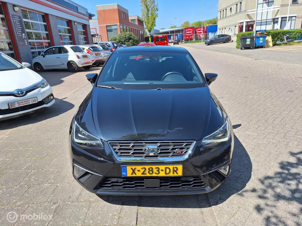 1.0 TSI FR BUSINESS INTENSE PLUS • 110PK • 6 VERSNELLINGEN •