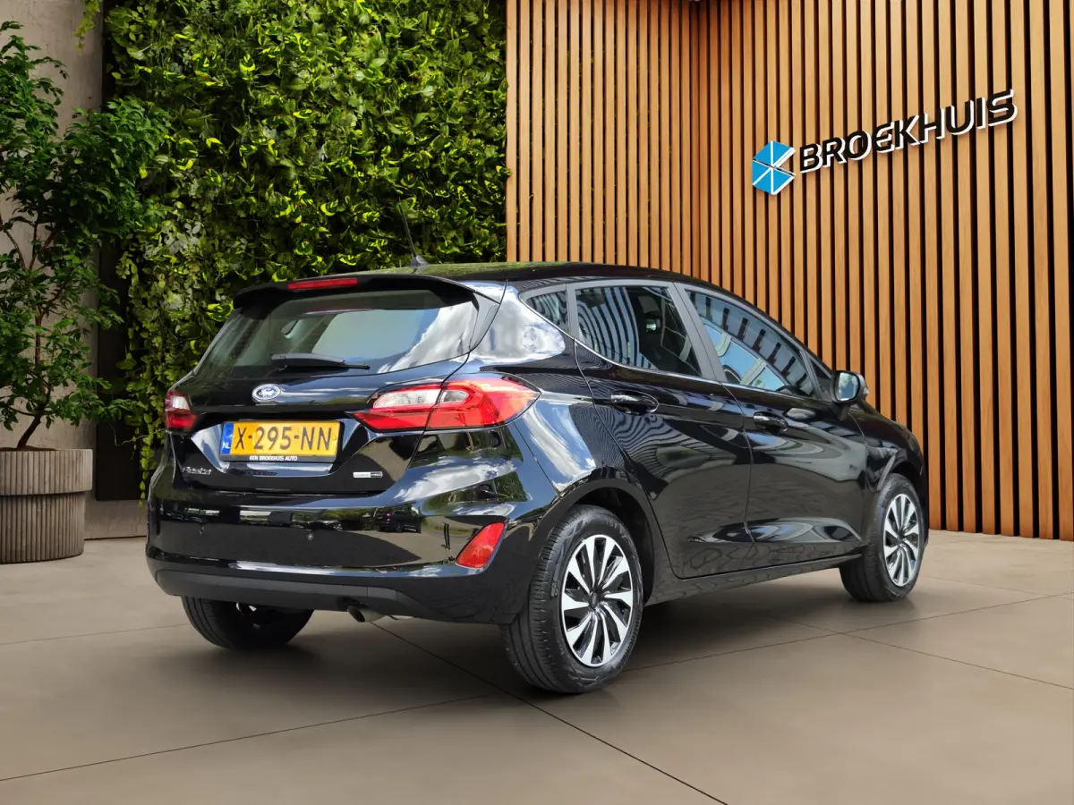 1.0 EcoBoost Hybrid Titanium | Stuur/stoelverwarming | Keyless | DAB | Lane Keeping
