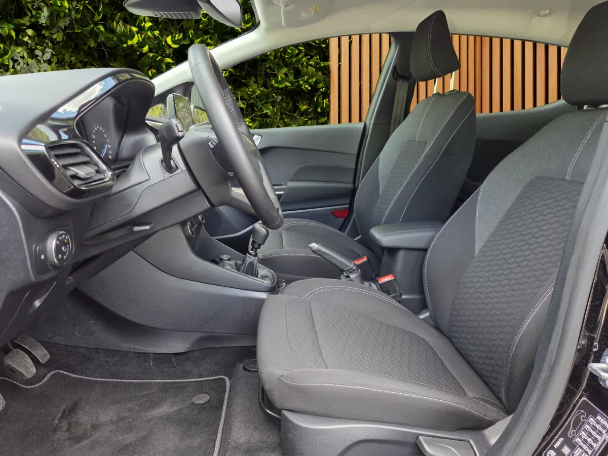 1.0 EcoBoost Hybrid Titanium | Stuur/stoelverwarming | Keyless | DAB | Lane Keeping