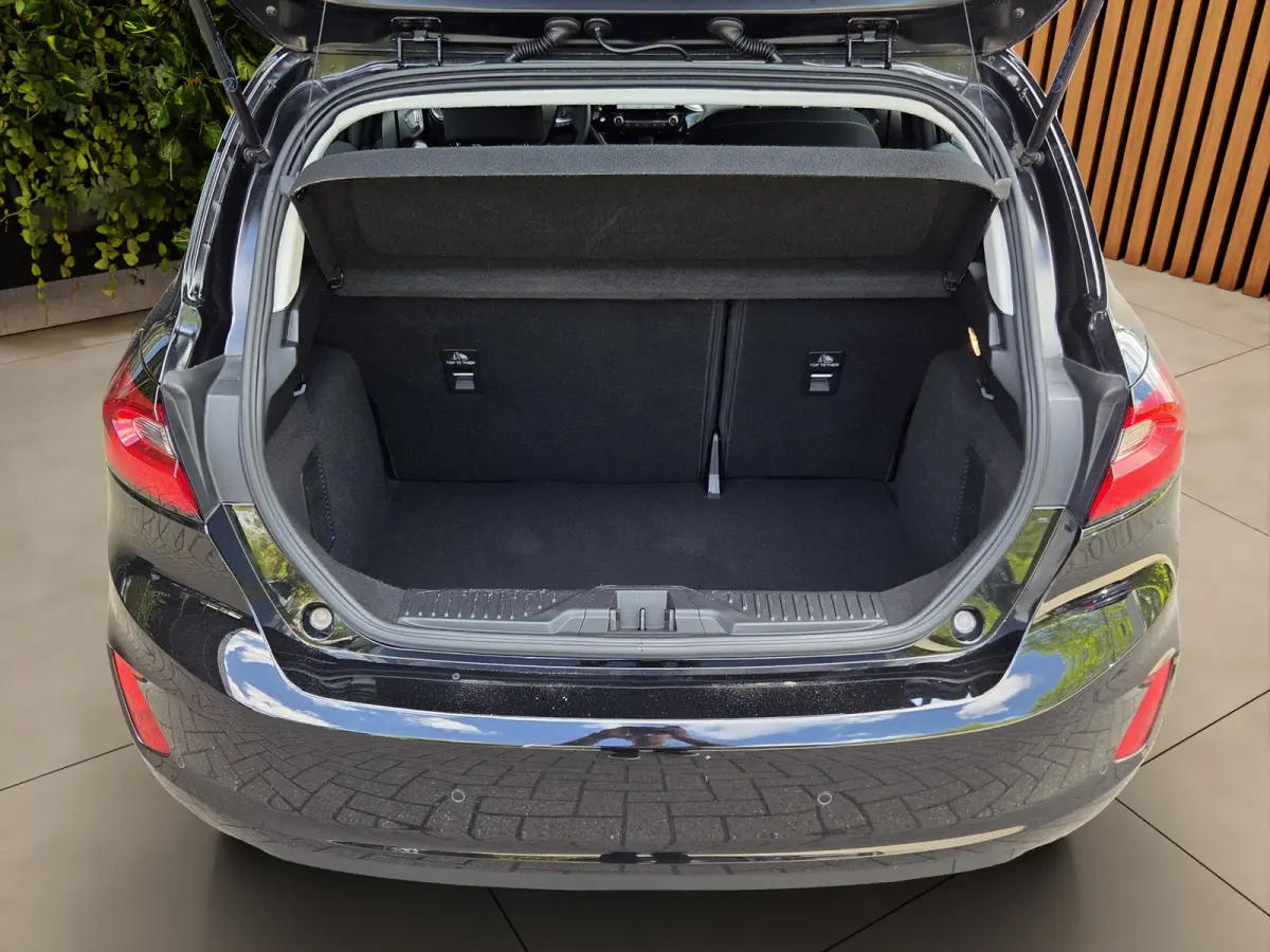 1.0 EcoBoost Hybrid Titanium | Stuur/stoelverwarming | Keyless | DAB | Lane Keeping