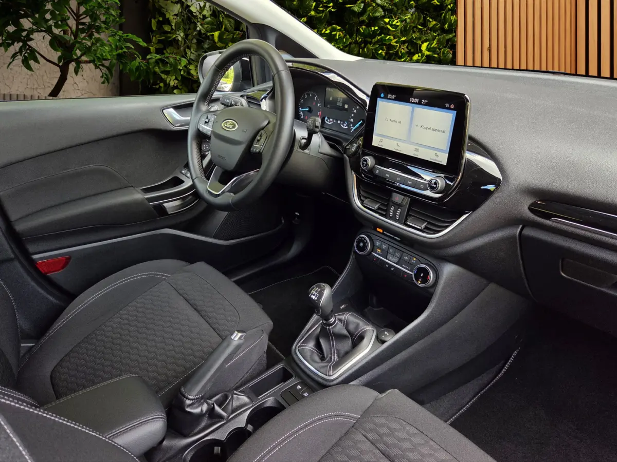 1.0 EcoBoost Hybrid Titanium | Stuur/stoelverwarming | Keyless | DAB | Lane Keeping