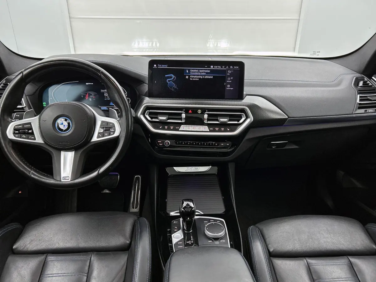 xDrive30e High Executive | M-SPORT | PANORAMADAK | HARMAN KARDON | HEAD-UP | CAMERA | LEER