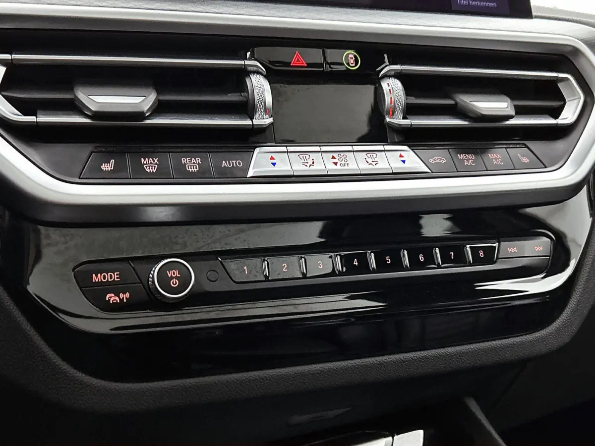 xDrive30e High Executive | M-SPORT | PANORAMADAK | HARMAN KARDON | HEAD-UP | CAMERA | LEER