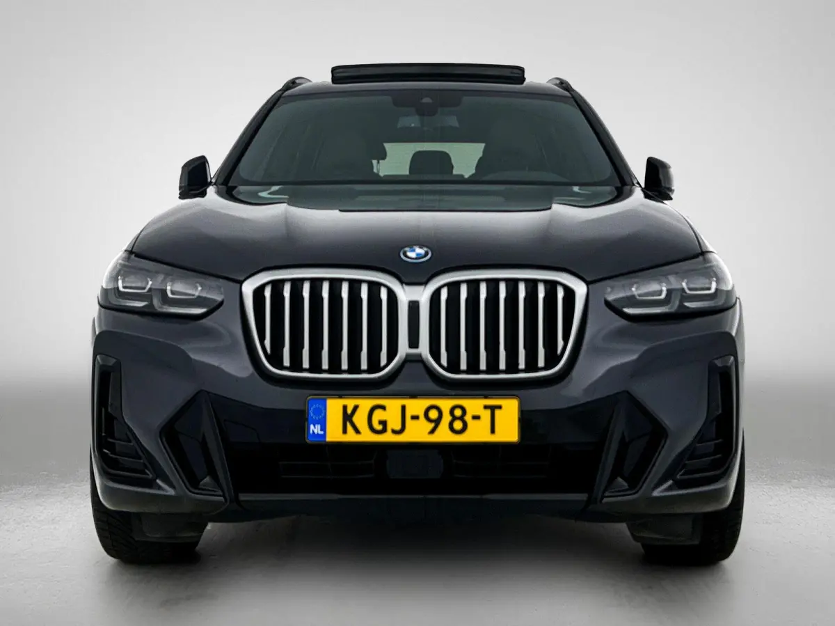 xDrive30e High Executive | M-SPORT | PANORAMADAK | HARMAN KARDON | HEAD-UP | CAMERA | LEER