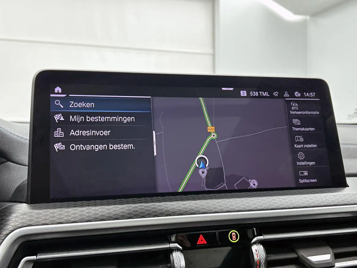 xDrive30e High Executive | M-SPORT | PANORAMADAK | HARMAN KARDON | HEAD-UP | CAMERA | LEER