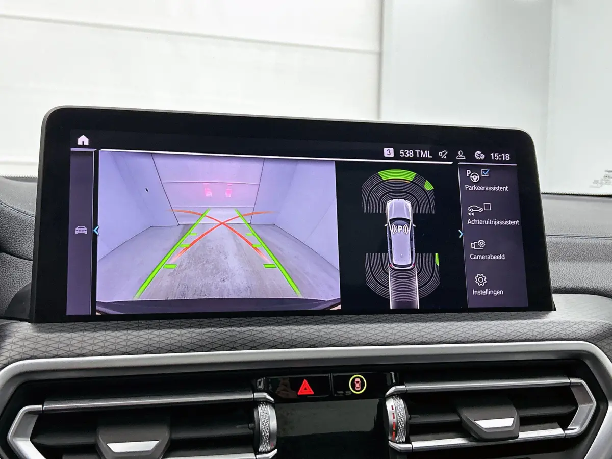 xDrive30e High Executive | M-SPORT | PANORAMADAK | HARMAN KARDON | HEAD-UP | CAMERA | LEER