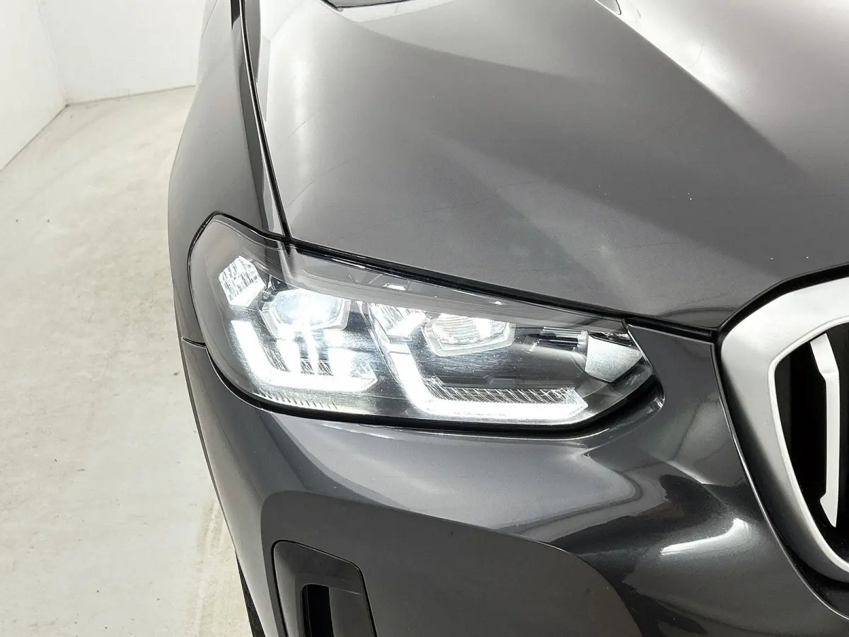 xDrive30e High Executive | M-SPORT | PANORAMADAK | HARMAN KARDON | HEAD-UP | CAMERA | LEER