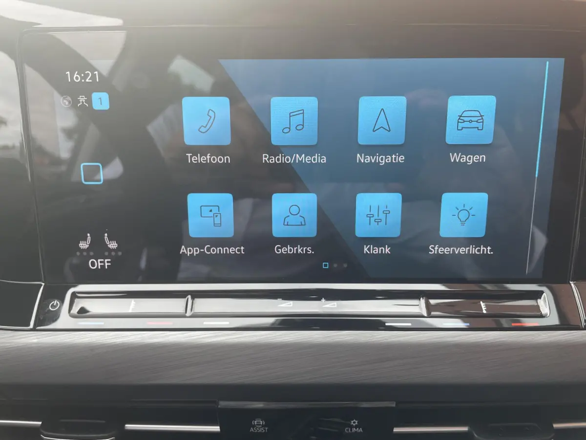 1.5 eTSI 150pk DSG Style Navigatie Apple Carplay/Android Auto Parkeersensoren Adaptive Cruise Control Blind Spot Assist Stoel-en stuurverwarming Ledverlichting Climate Control