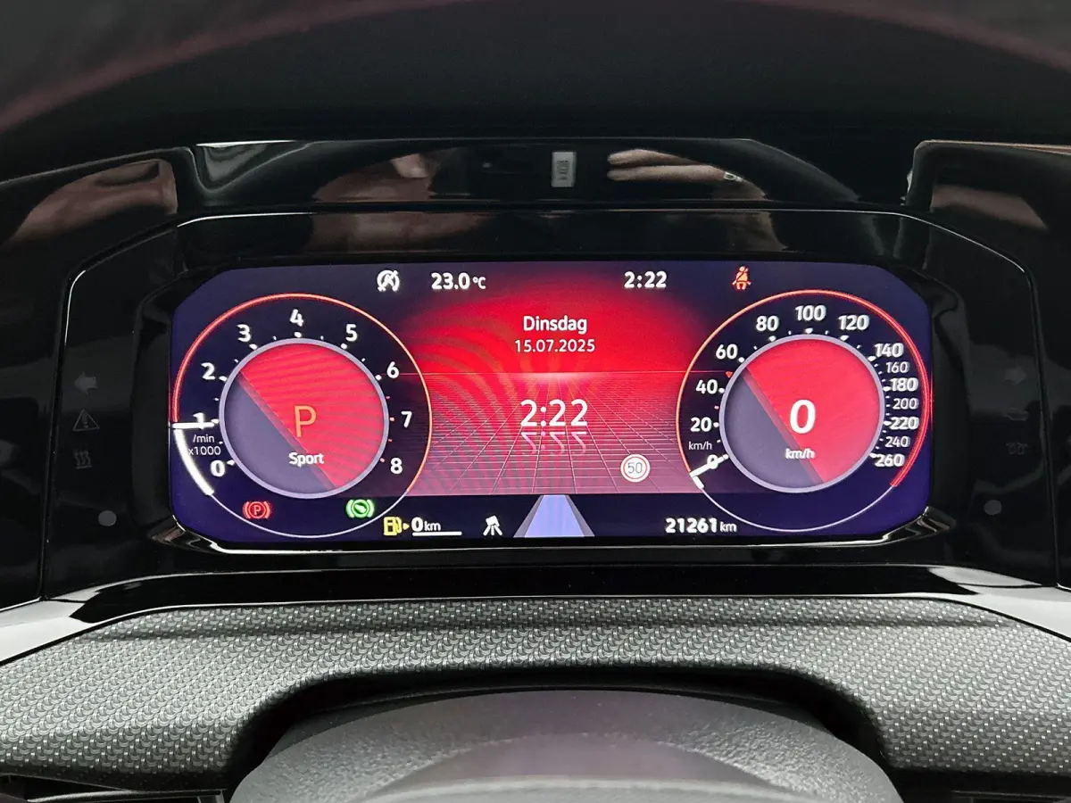 1.5 eTSI R-Line Business 150 PK | PANORAMADAK | ACHTERUITRIJCAMERA | APPLE CARPLAY - ANDROID AUTO | STOELVERWARMING | STUURVERWARMING | CLIMATE CONTROL | ADAPTIVE CRUISE CONTROL |