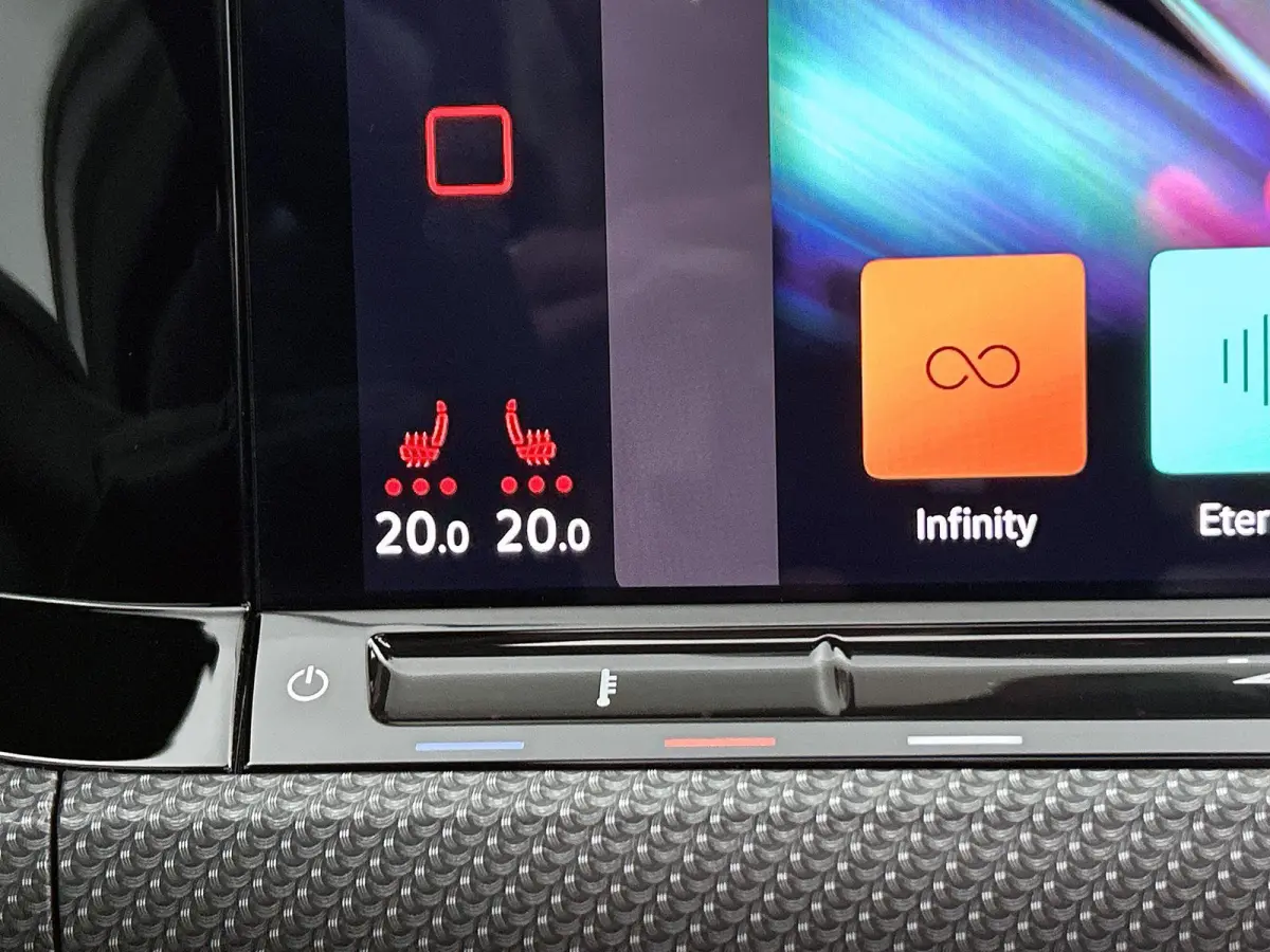 1.5 eTSI R-Line Business 150 PK | PANORAMADAK | ACHTERUITRIJCAMERA | APPLE CARPLAY - ANDROID AUTO | STOELVERWARMING | STUURVERWARMING | CLIMATE CONTROL | ADAPTIVE CRUISE CONTROL |