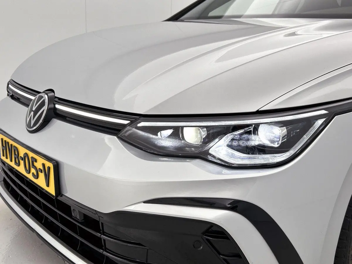 1.5 eTSI R-Line Business 150 PK | PANORAMADAK | ACHTERUITRIJCAMERA | APPLE CARPLAY - ANDROID AUTO | STOELVERWARMING | STUURVERWARMING | CLIMATE CONTROL | ADAPTIVE CRUISE CONTROL |