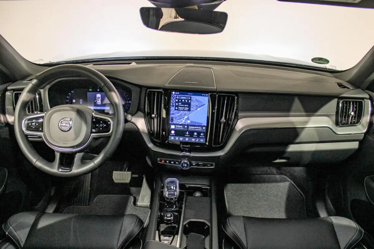 2.0 T6 Plug-in hybrid Ultra Bright PANO|HUD|H&K