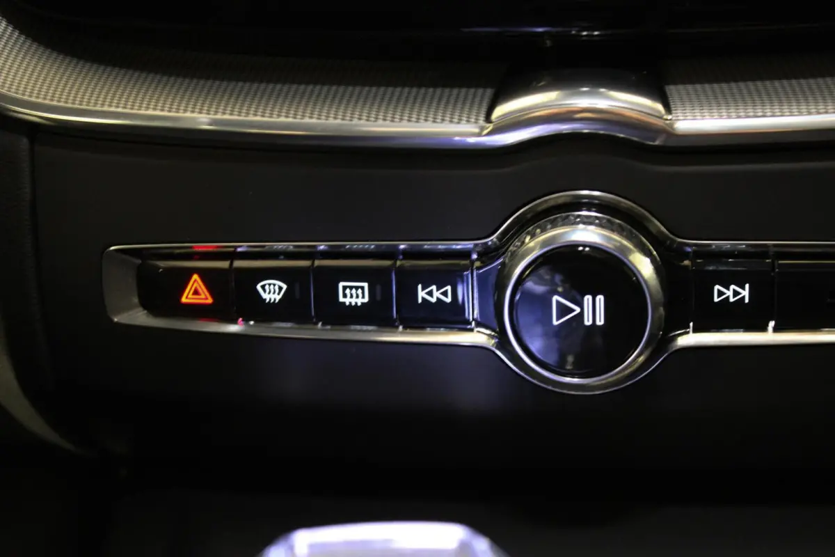 2.0 T6 Plug-in hybrid Ultra Bright PANO|HUD|H&K