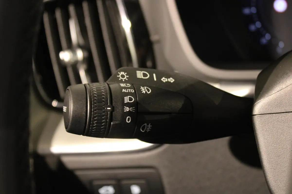 2.0 T6 Plug-in hybrid Ultra Bright PANO|HUD|H&K