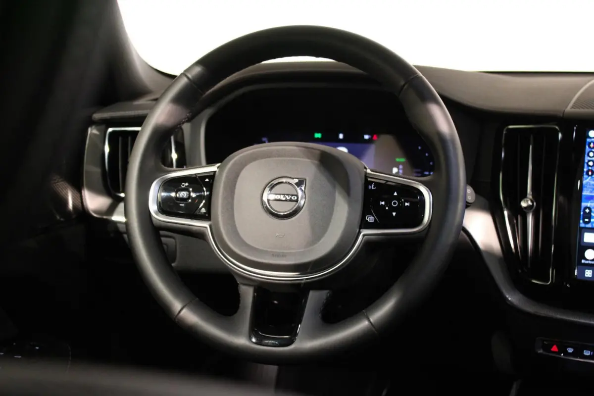 2.0 T6 Plug-in hybrid Ultra Bright PANO|HUD|H&K