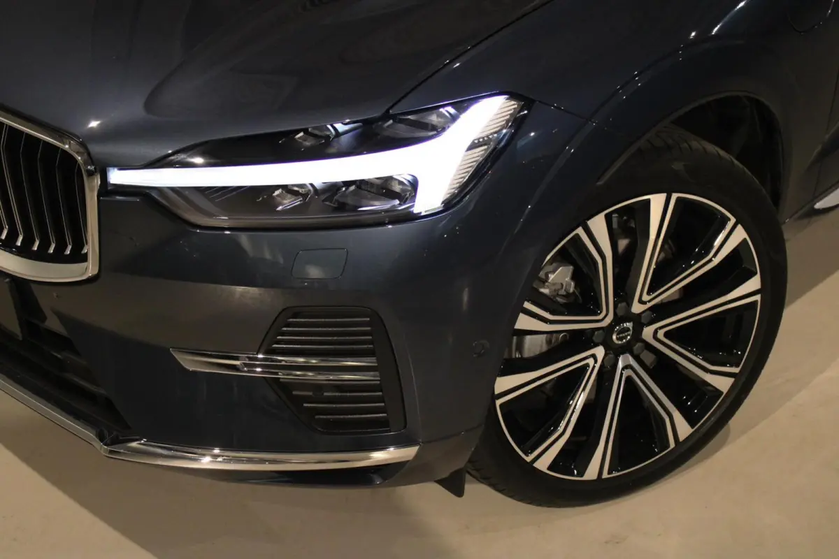 2.0 T6 Plug-in hybrid Ultra Bright PANO|HUD|H&K