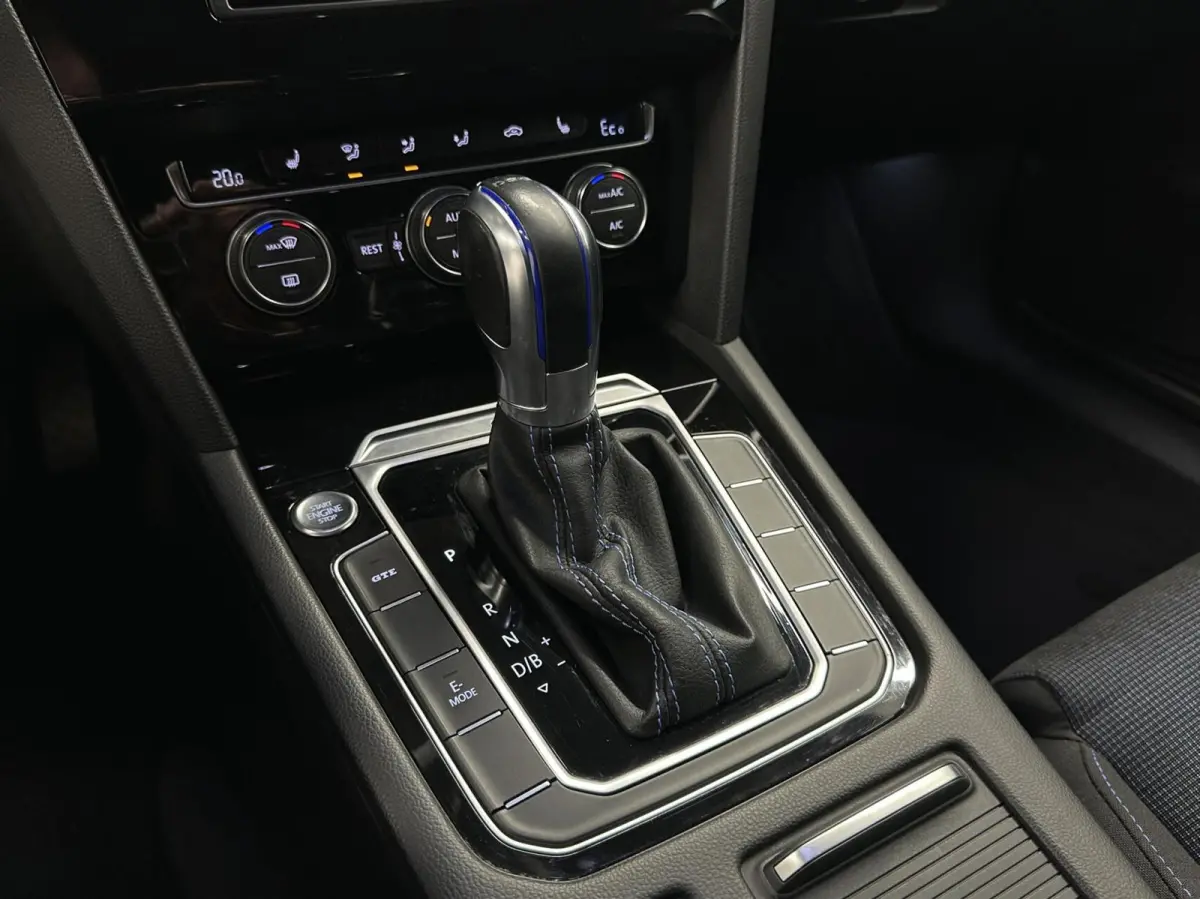 1.4 TSI GTE Connected TREKHAAK-NAVI-DAB-STOELVERWARMING