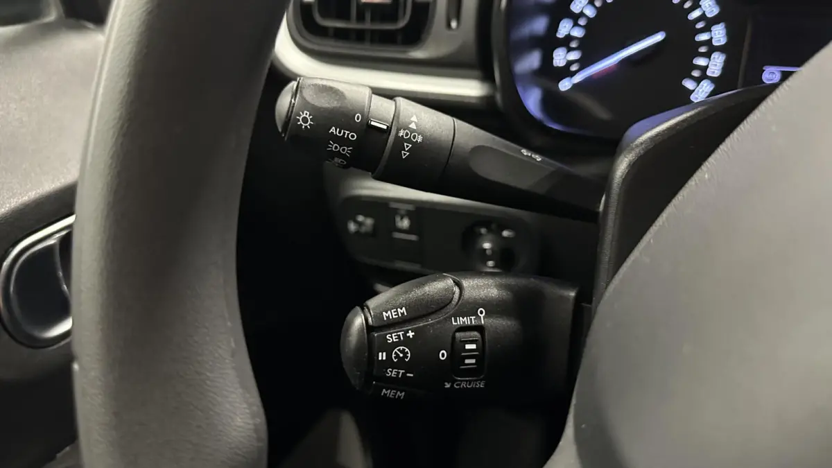 1.2 PureTech S&S Feel Edition CARPLAY LM NAVI CRUISE ECC.