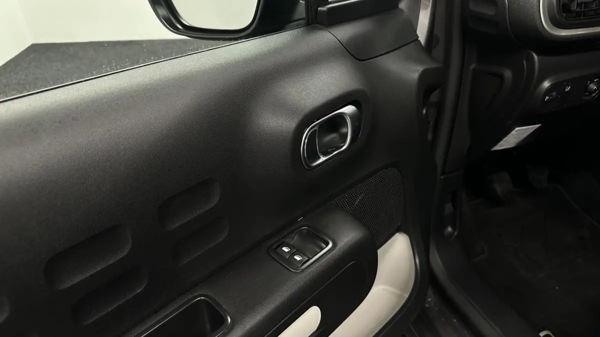 1.2 PureTech S&S Feel Edition CARPLAY LM NAVI CRUISE ECC.