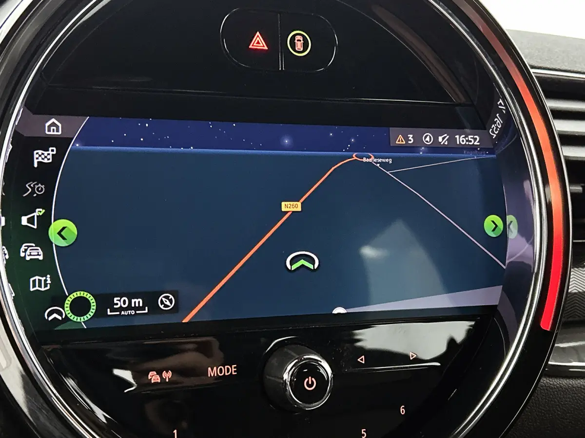 Mini 1.5 Cooper Business Edition (NAVIGATIE, CLIMA, PARKEERSENSOREN , 1e EIGENAAR, GOED ONDERHOUDEN)