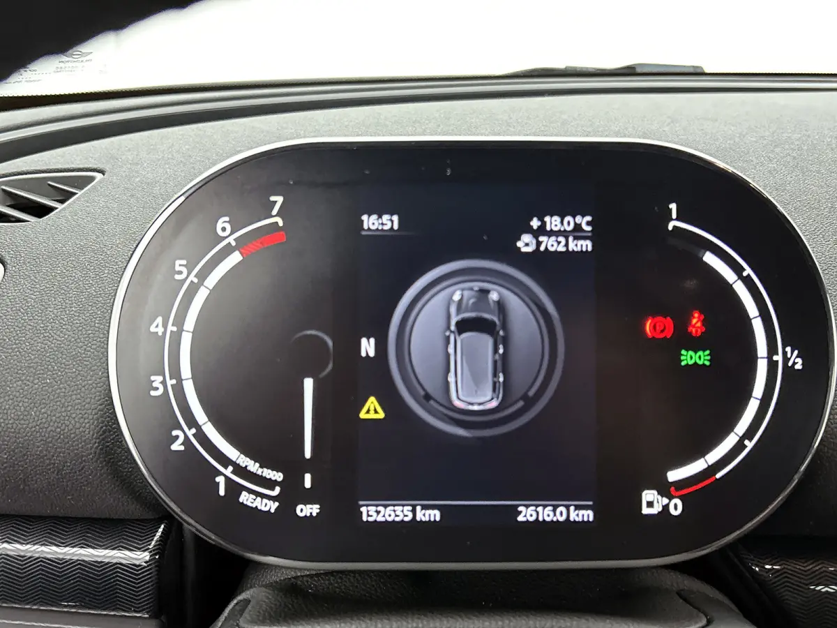 Mini 1.5 Cooper Business Edition (NAVIGATIE, CLIMA, PARKEERSENSOREN , 1e EIGENAAR, GOED ONDERHOUDEN)
