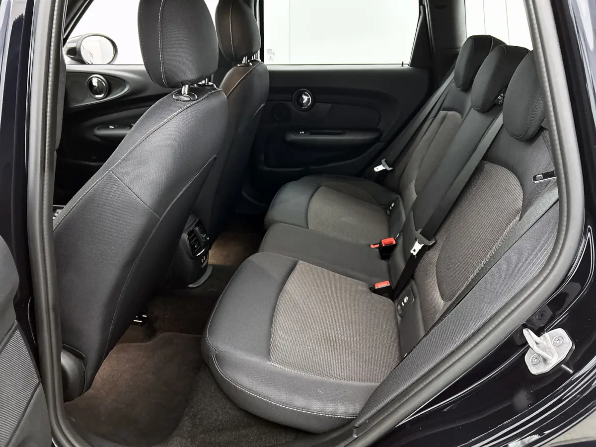Mini 1.5 Cooper Business Edition (NAVIGATIE, CLIMA, PARKEERSENSOREN , 1e EIGENAAR, GOED ONDERHOUDEN)