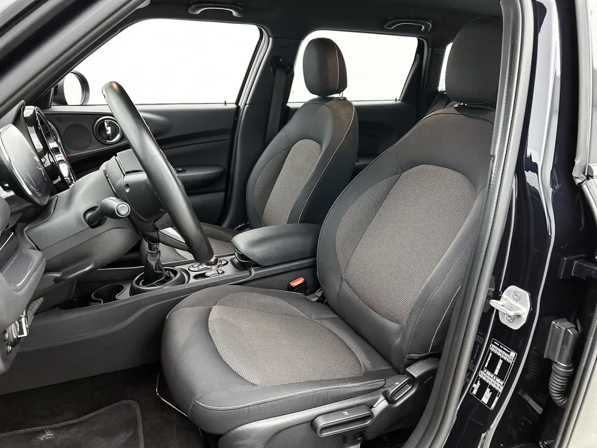 Mini 1.5 Cooper Business Edition (NAVIGATIE, CLIMA, PARKEERSENSOREN , 1e EIGENAAR, GOED ONDERHOUDEN)