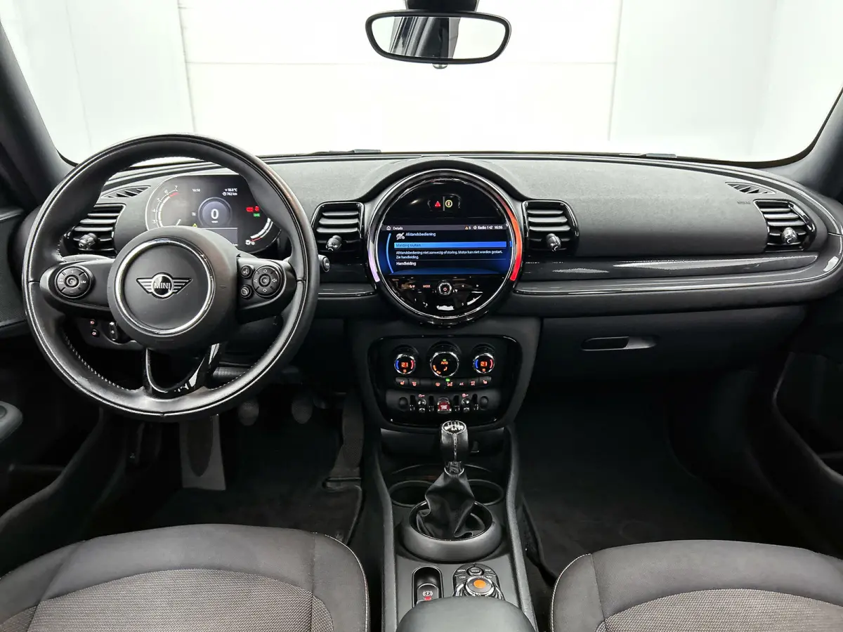 Mini 1.5 Cooper Business Edition (NAVIGATIE, CLIMA, PARKEERSENSOREN , 1e EIGENAAR, GOED ONDERHOUDEN)