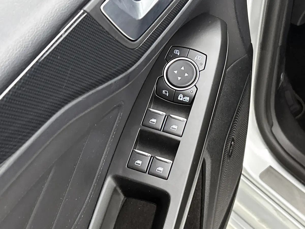 1.0 EcoBoost Hybrid ST Line X Business (TREKHAAK, B&O, STOEL-/STUURVERWARMING, TREKHAAK, ADAPTIVE CRUISE, CAMERA)