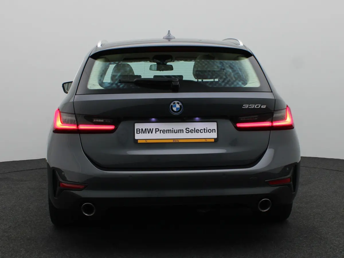 330e Business Edition | Model Sport Line | Comfort Access | Achteruitrijcamera | Panoramadak | Elektrisch Verstelbare Sportstoelen | Laserlight | Head-Up Display | DAB | HiFi