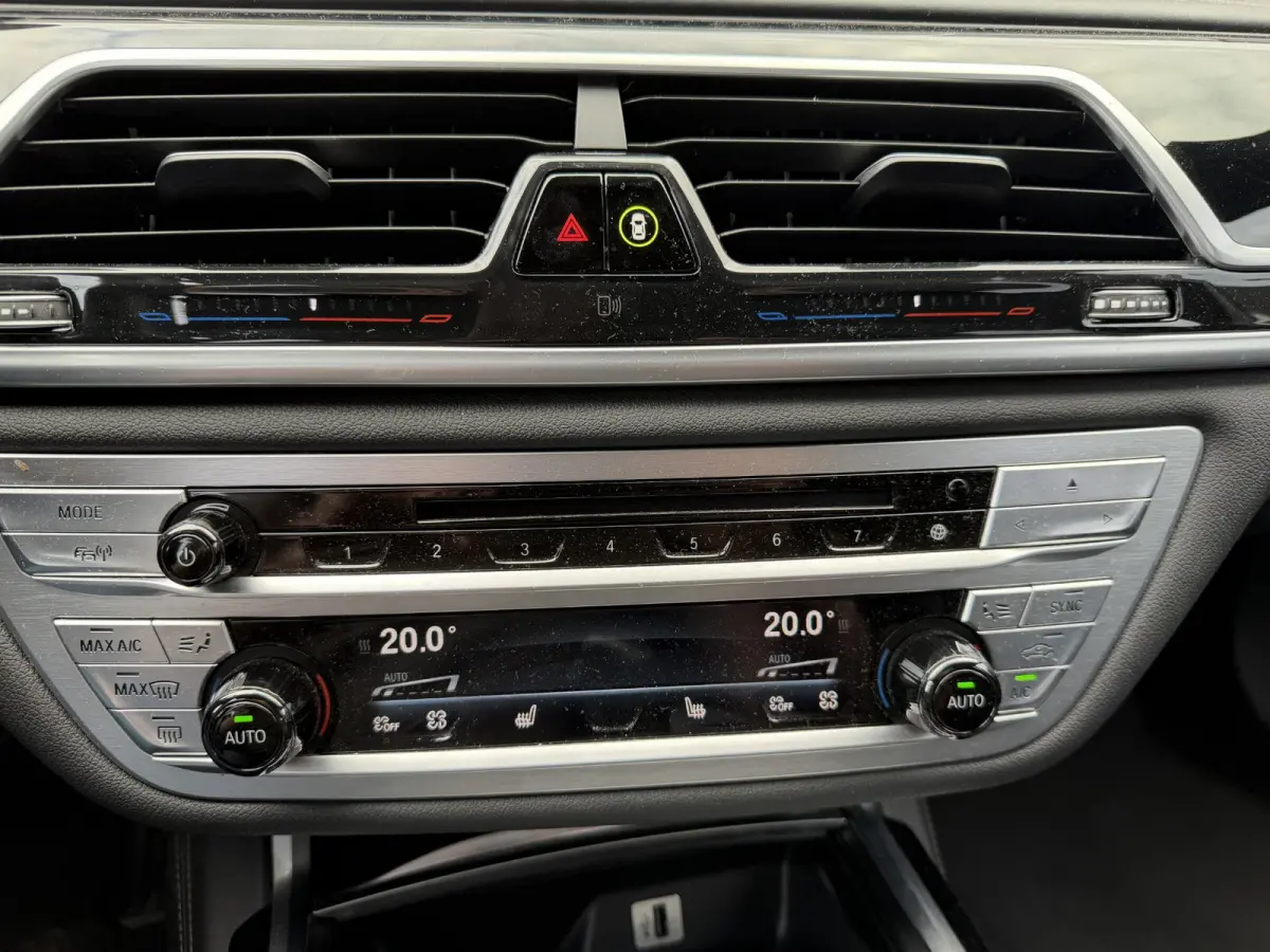 750d xDrive High Executive M-Sport | 360* Camera | Harmon Kardon | Head-Up Display | Elektrische Achterklep |