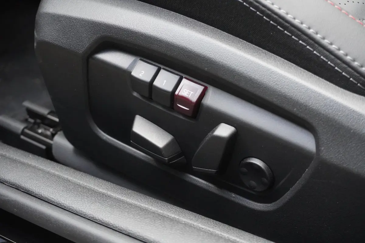 S John Cooper Works Uitvoering | Pakket XL | Stuurwielrand verwarmd | Elektrisch verwarmde voorstoelen | HIFI System Harman Kardon | Driving Assistant Plus