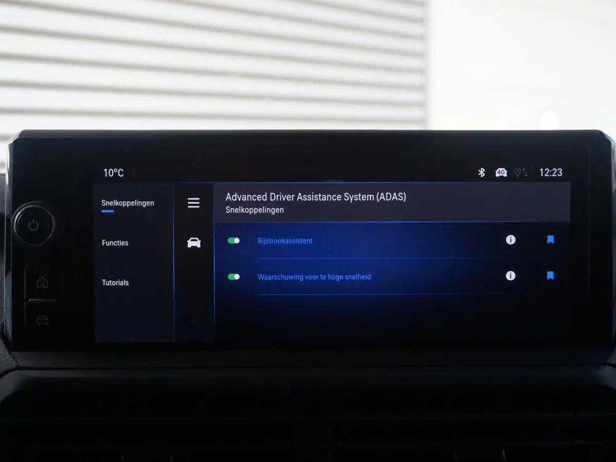 Electric L3 75 kWh | tot 8 jaar garantie | Apple Carplay | achteruitrijcamera | Comfort tussenschot | RAL1032