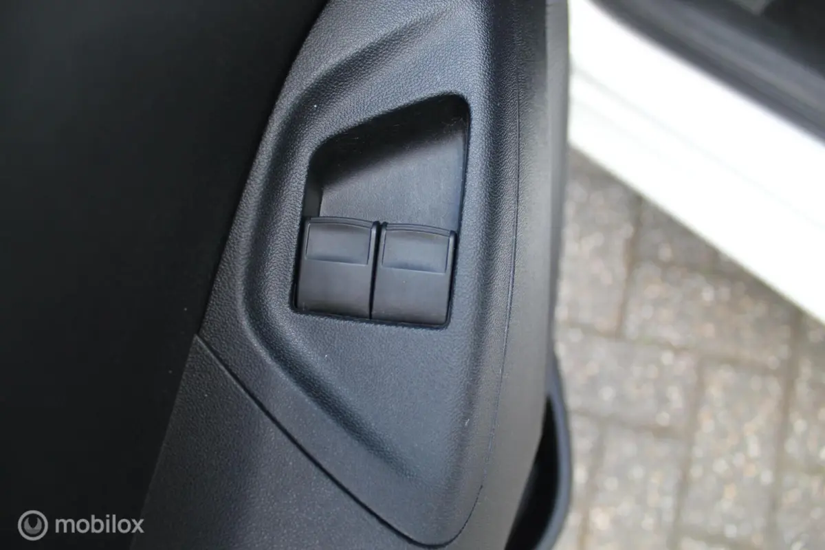 1.0-12V 5-DEURS *AUTOMAAT* E-VTi *Airscape-Shine* *CABRIO/OPEN DAK!* *LEDVERLICHTING* *AIRCONDITIONING* *BLUETOOTH TEL.CARKIT&MEDIA INTERFACE/STREAMING* *LEDER-/MULTIFUNC.SPORTSTUUR* BOORDCO