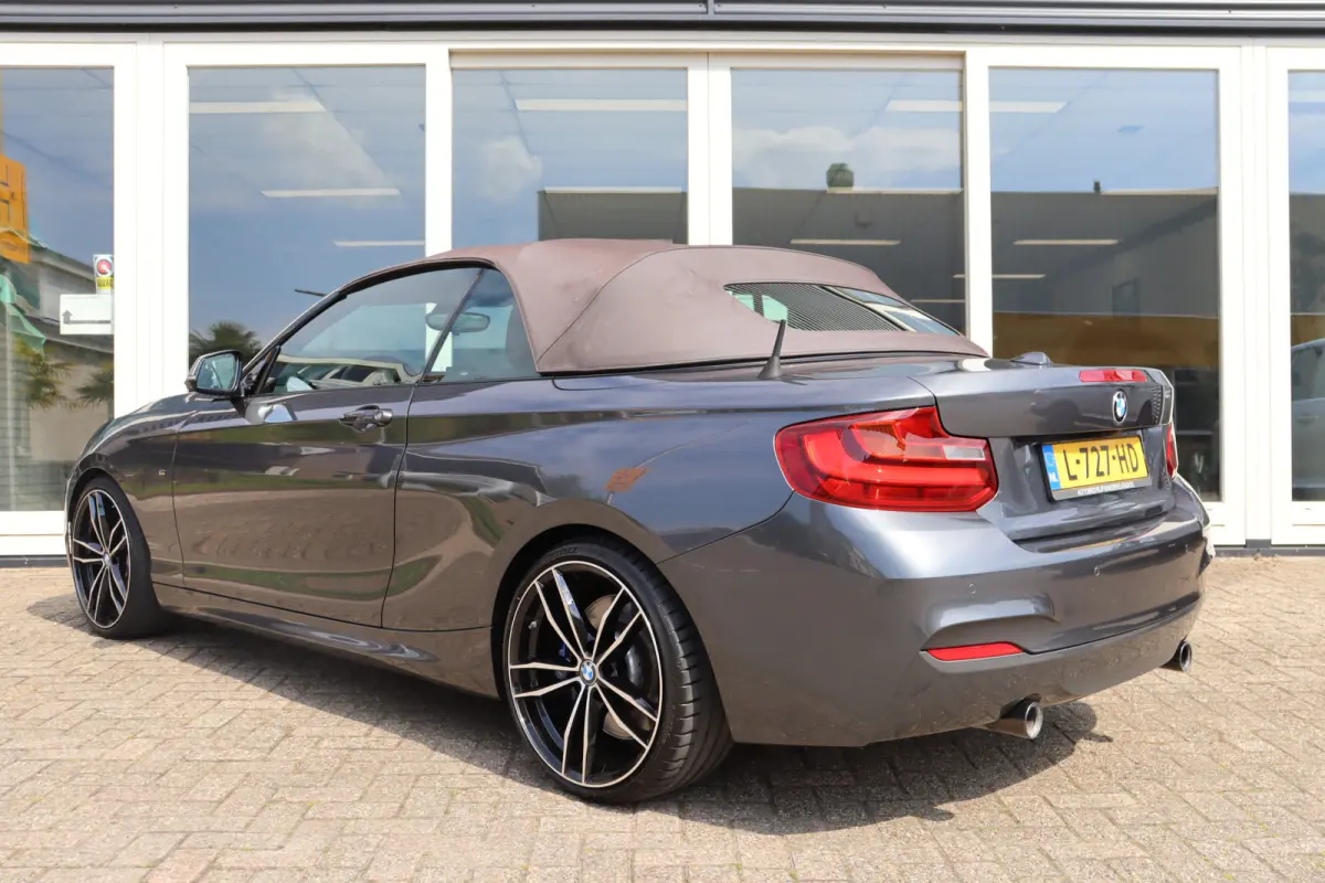 M235i xDrive Centennial High Executive, Cruise Control, Airco, Apple Carplay, Camera, Navigatie, Prijs Is Rijklaar Inclusief 6 Maanden Garantie