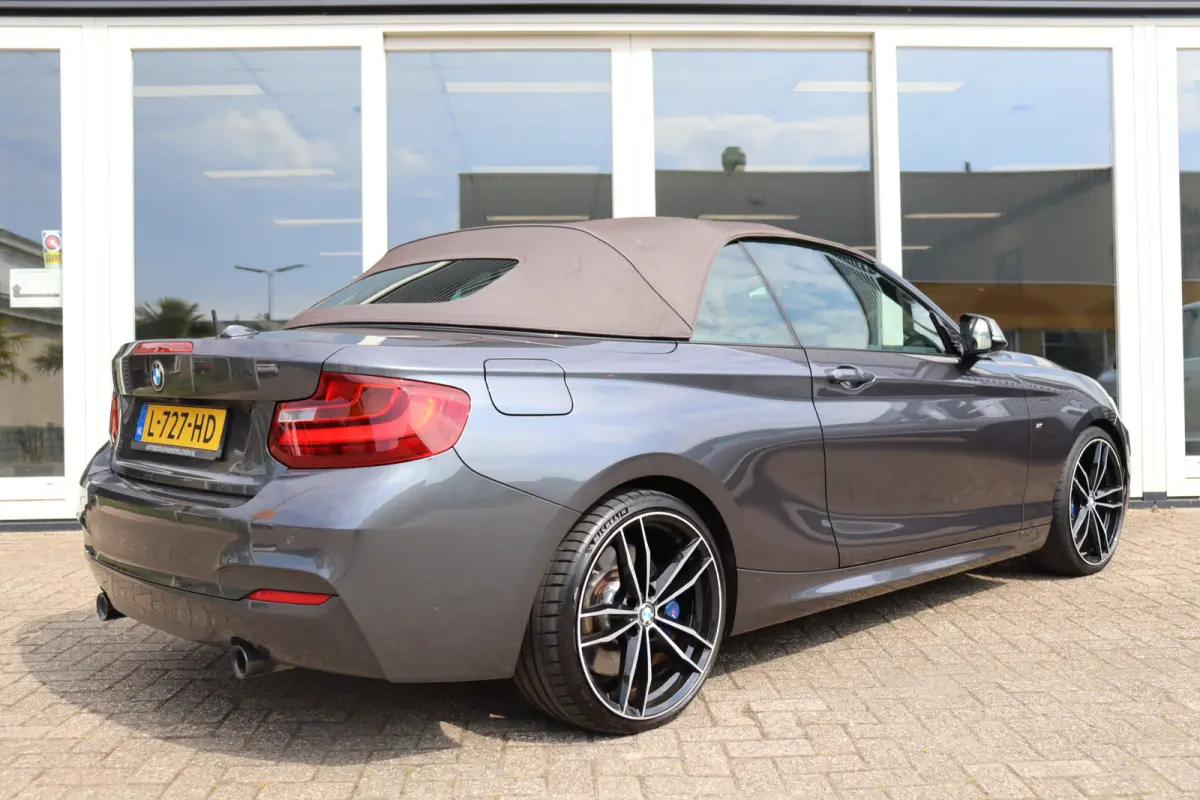 M235i xDrive Centennial High Executive, Cruise Control, Airco, Apple Carplay, Camera, Navigatie, Prijs Is Rijklaar Inclusief 6 Maanden Garantie