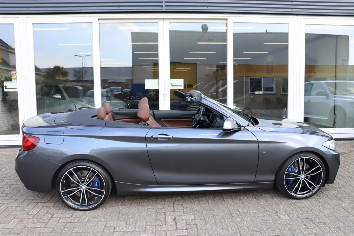 M235i xDrive Centennial High Executive, Cruise Control, Airco, Apple Carplay, Camera, Navigatie, Prijs Is Rijklaar Inclusief 6 Maanden Garantie