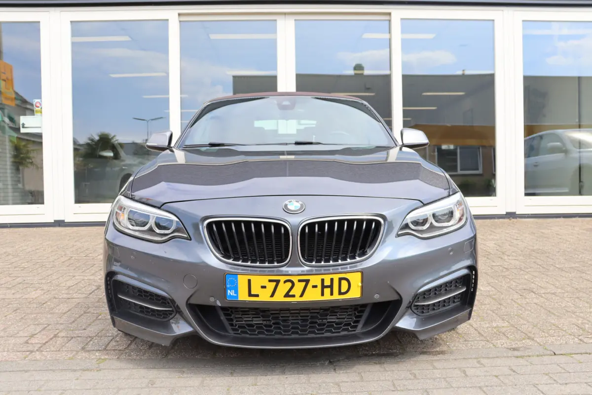 M235i xDrive Centennial High Executive, Cruise Control, Airco, Apple Carplay, Camera, Navigatie, Prijs Is Rijklaar Inclusief 6 Maanden Garantie