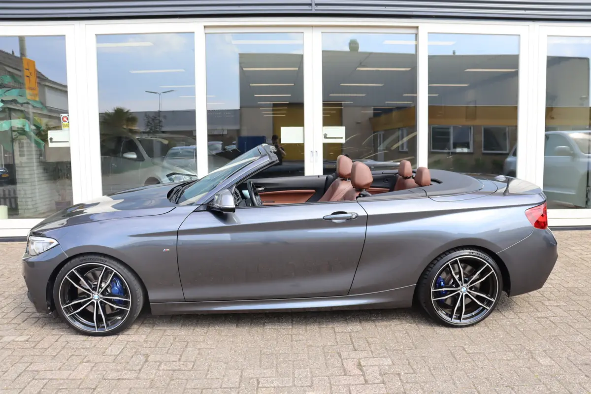M235i xDrive Centennial High Executive, Cruise Control, Airco, Apple Carplay, Camera, Navigatie, Prijs Is Rijklaar Inclusief 6 Maanden Garantie