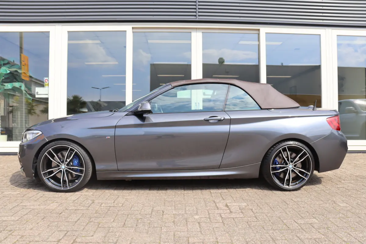 M235i xDrive Centennial High Executive, Cruise Control, Airco, Apple Carplay, Camera, Navigatie, Prijs Is Rijklaar Inclusief 6 Maanden Garantie