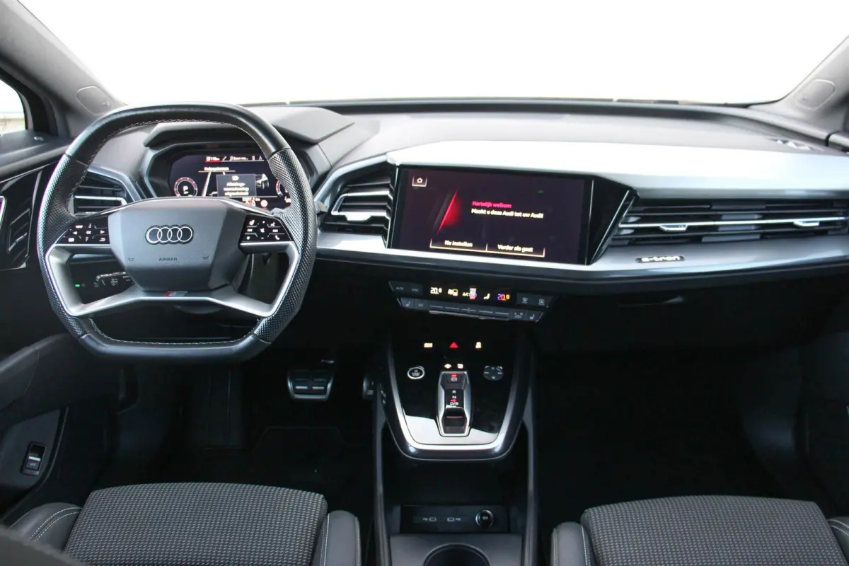 45 286pk S Edition 82 kWh | SONOS | Stuurverwarming | 21" Wielen | Verwarmbare Voorruit | Ambiance Verlichting