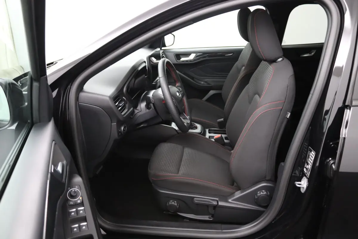 1.0 EcoBoost Hybrid ST Line | Automaat | Groot Navigatie | Winterpack | CarPlay/Android Auto | LED | DAB