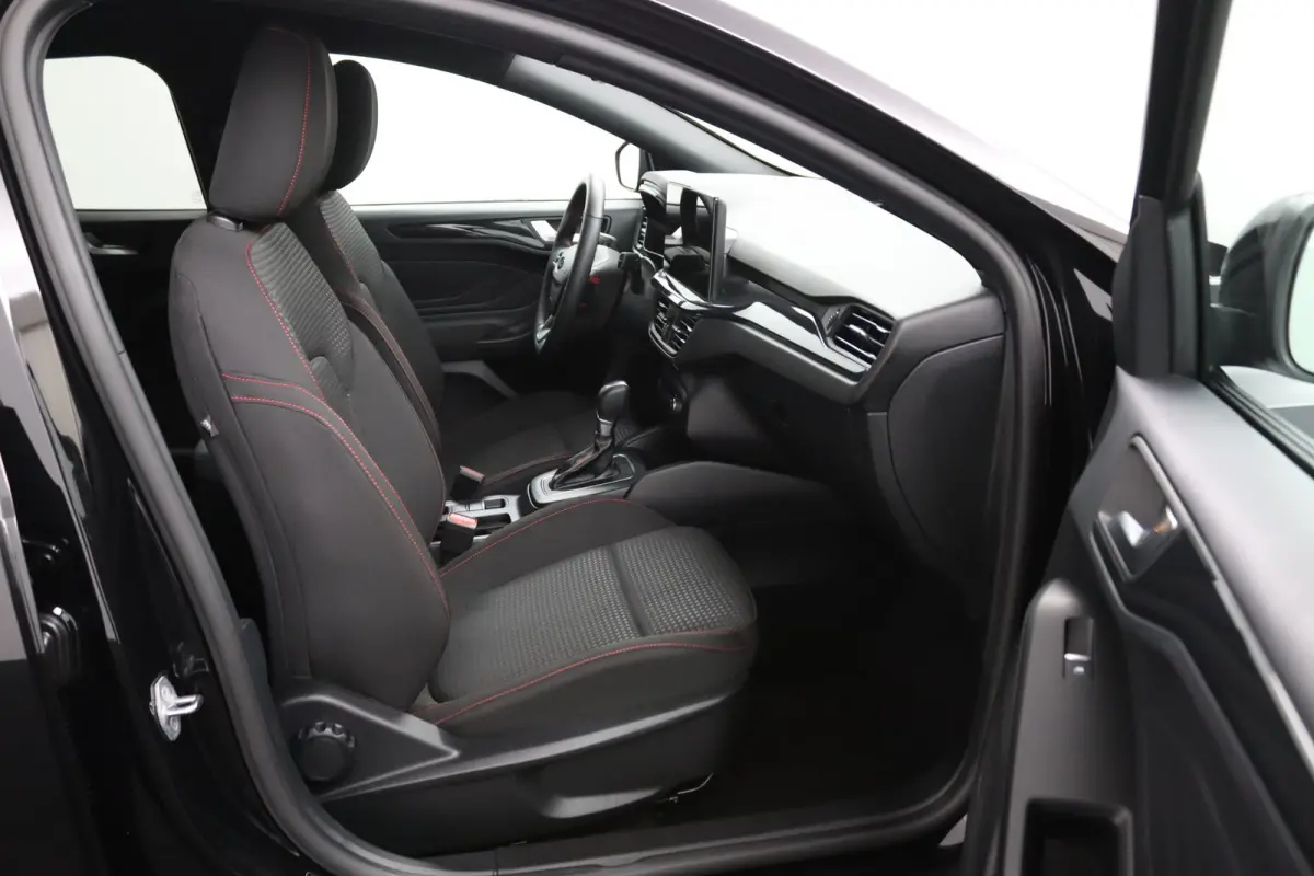 1.0 EcoBoost Hybrid ST Line | Automaat | Groot Navigatie | Winterpack | CarPlay/Android Auto | LED | DAB