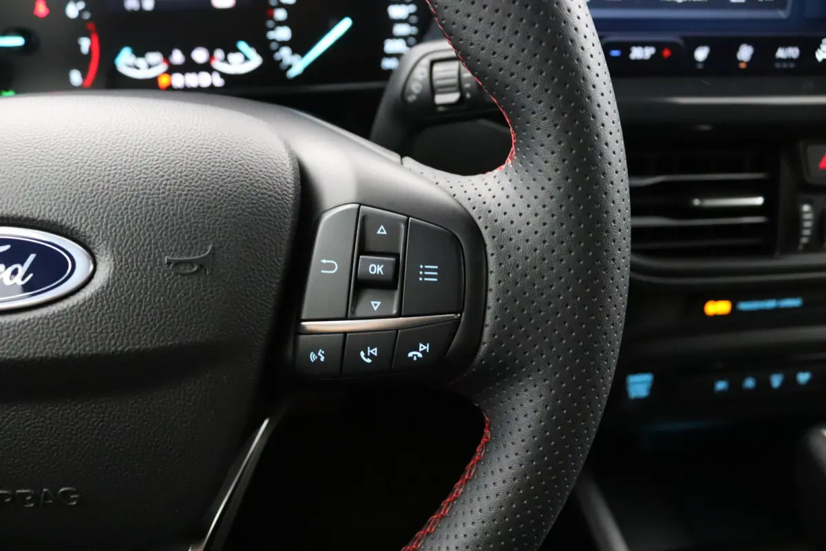 1.0 EcoBoost Hybrid ST Line | Automaat | Groot Navigatie | Winterpack | CarPlay/Android Auto | LED | DAB
