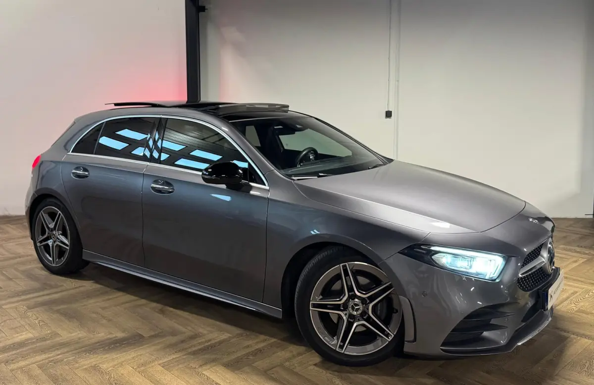 180 Premium Plus AMG PANO KEYLESS CAM